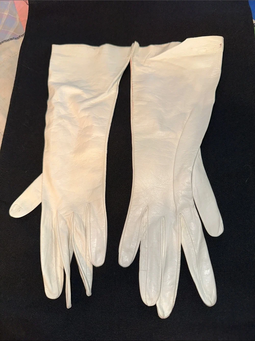 NWT Vintage Long Leather Gloves in Creamy White